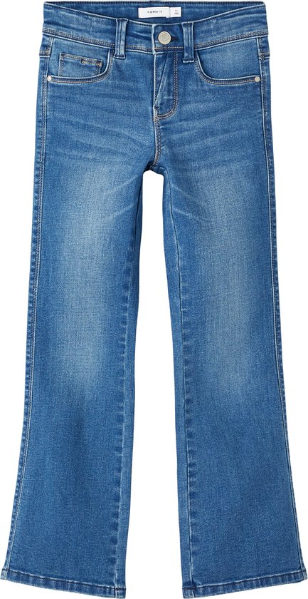Blauwe jeans met lach aan de onderkant en lichte wassing.
