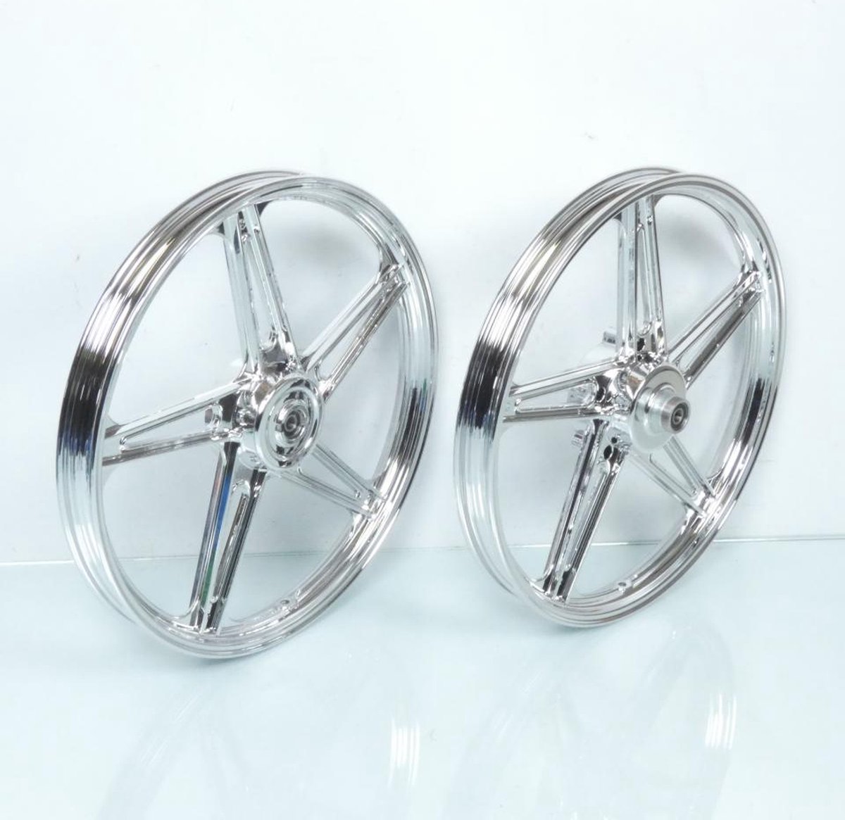 Jante avant RSM pour Mobylette Peugeot 50 103 17x1.6 pouces type Bernardi Neuf