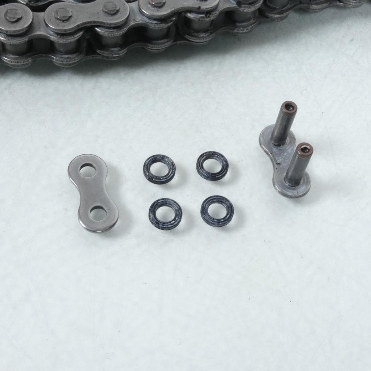 Chaîne transmission 112 maillon 525 pour moto Suzuki 750 GSX-S 27600-06G40-112