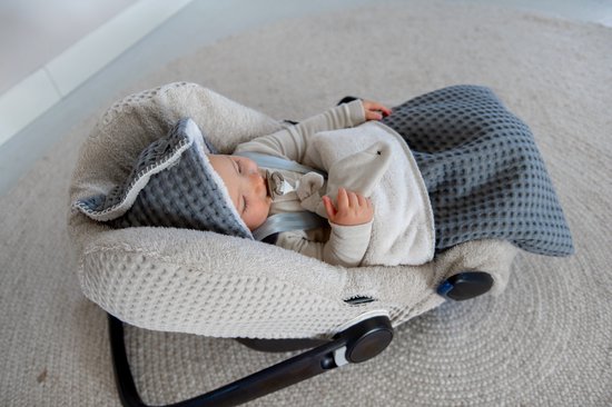 Koeka Maxi Cosi hoes Antwerp - wafelstof met badstof - zand van Koeka — afbeelding 3