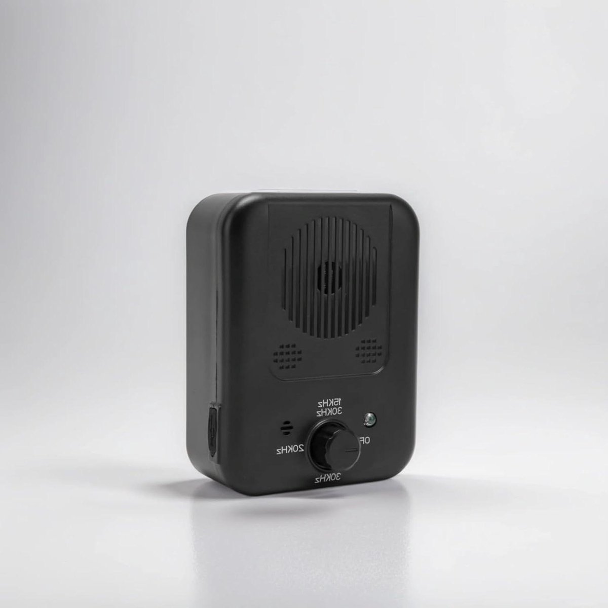 Instelbare Compacte Ultrasone Blafonderdrukker - Anti-Blaf Fluitje Voor Hondentraining - Geschikt Voor Gebruik Binnen En Buiten anti blaf apparaat