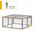Afmetingen van de grijze houten ren met gaas: 110 cm breed, 105 cm diep, 50 cm hoog. Vergeleken met een persoon van 180 cm.
