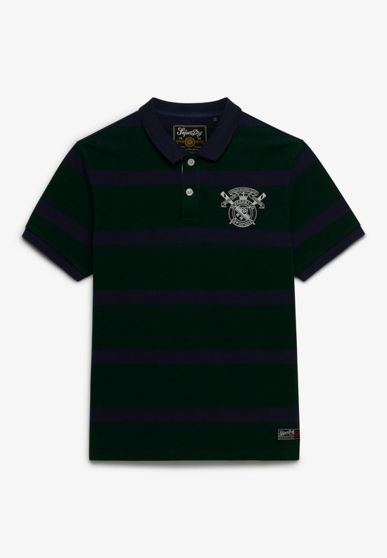 Groen poloshirt met marineblauwe strepen en geborduurd logo op de borst.