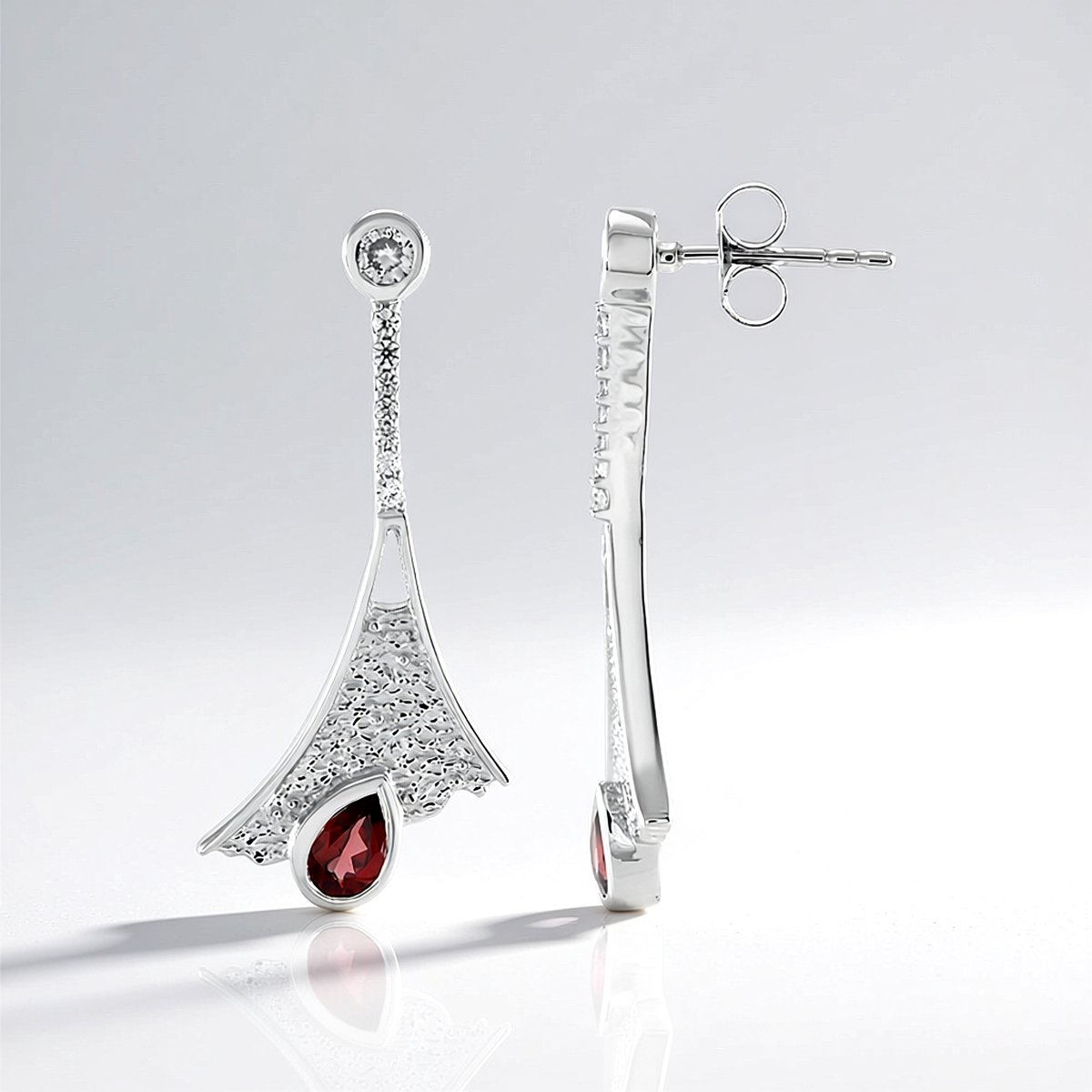 Cavill - Zilveren Oorbellen met 1,443 ct Mozambique Granaat - 925 Sterling Zilver Platina Gepl. - Druppelvorm - Elegant - MONOSONO