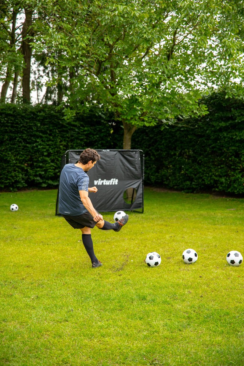 VirtuFit Voetbaldoel Pro met Doelwand - Voetbalgoal - 220 x 170 cm - Doelwand met 2 open zones - Snelle montage - Voetbaldoel met gatendoek - Inclusief 4 grondankers — afbeelding 10