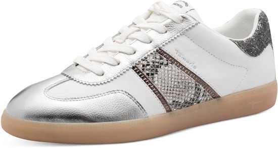 Witte dames sneaker met zilverkleurige details, slangenprint en glitter op de hiel.