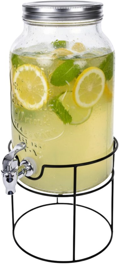 Glazen drankdispenser op zwarte standaard, gevuld met water, citroen en munt.