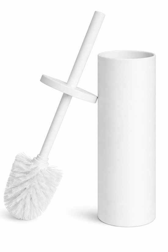 Balai à cuvette blanc avec porte-balai, posé sur une surface blanche.