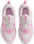 Bovenkant van twee wit met roze sneakers met roze Nike logo's en klittenbandsluitingen.