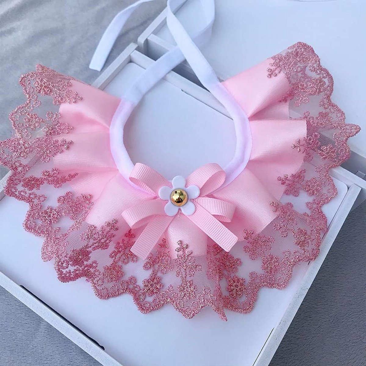 Schattige Halsband Accessoire met Kant voor Katten en Kleine Honden