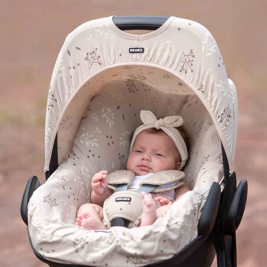 Dooky Seat Cover 0+ Autostoelhoes Romantic Leaves Beige - Universele Autostoelhoes Maxi Cosi CabrioFix, Maxi Cosi hoes Pebble, Maxicosi hoes, Cybex en meer - Autostoelhoes Baby Universeel