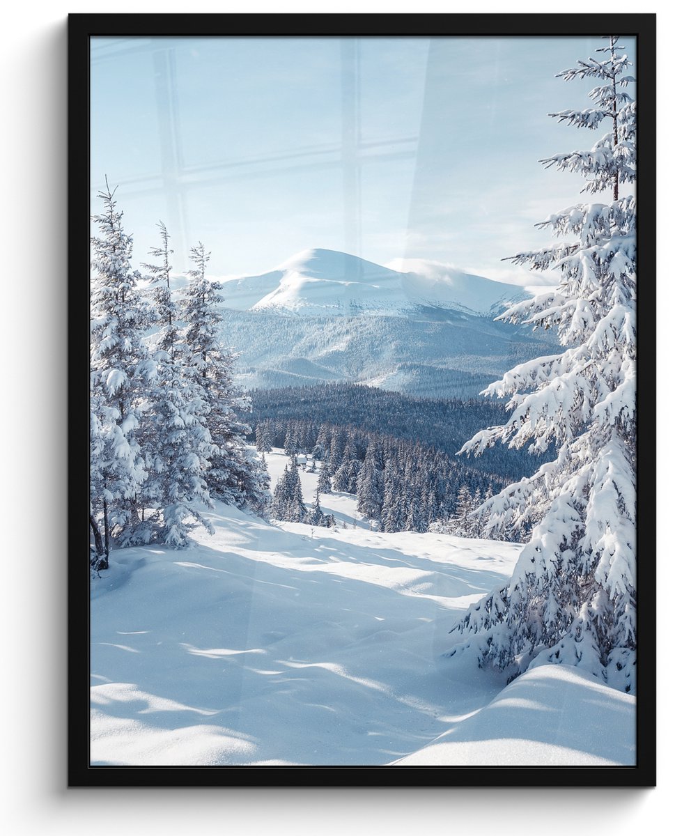 FrameYourWall Poster in lijst - Fotolijst 50x70 cm - Posters - Winterlandschap - Natuur - Berg - Bomen - Sneeuw - Posterlijst zwart - Decoratie - Wanddecoratie woonkamer - Muurdecoratie slaapkamer