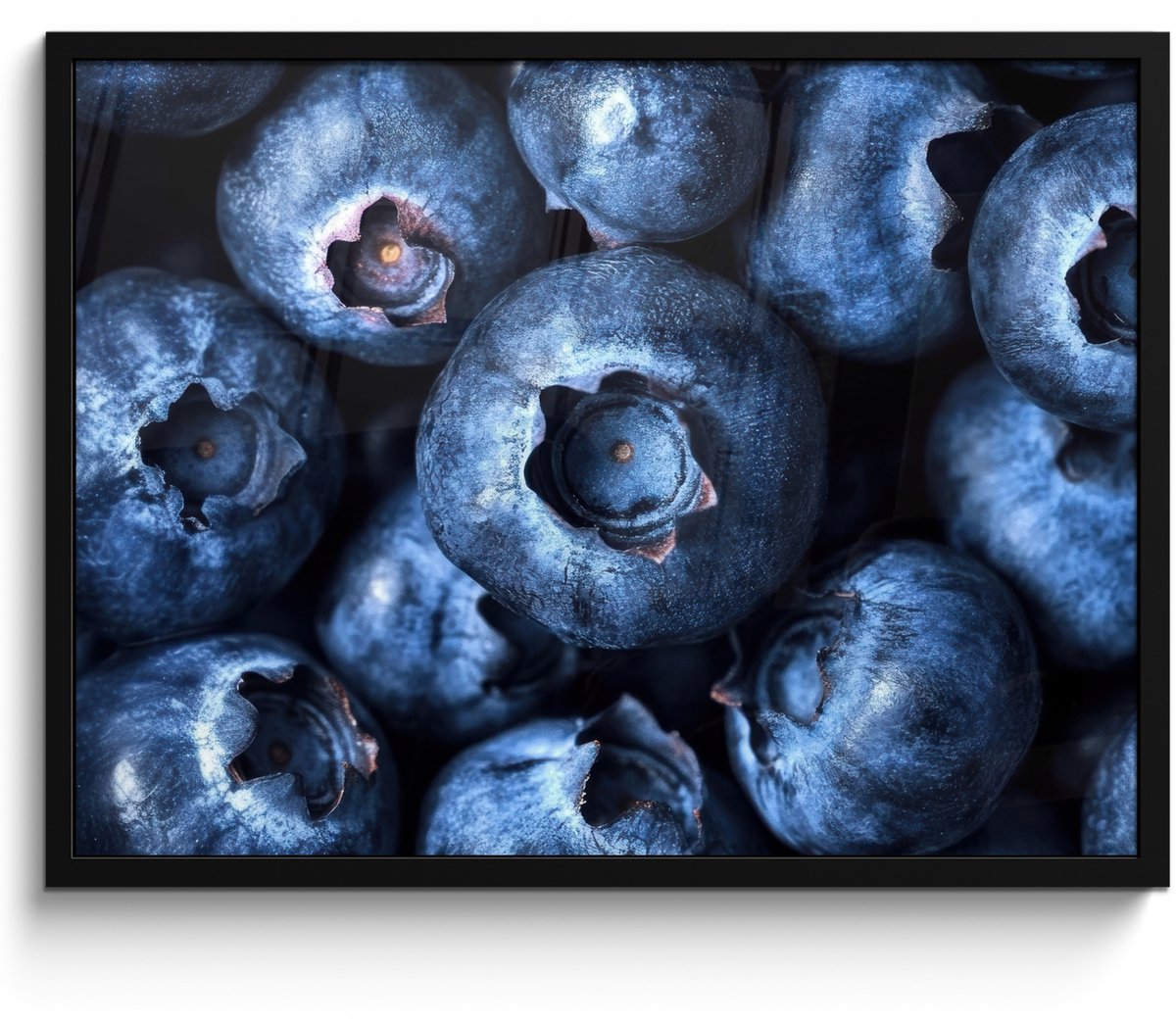 FrameYourWall Poster in lijst - Fotolijst 70x50 cm - Posters - Bessen - Blauw - Fruit - Posterlijst zwart - Decoratie - Wanddecoratie woonkamer - Muurdecoratie slaapkamer