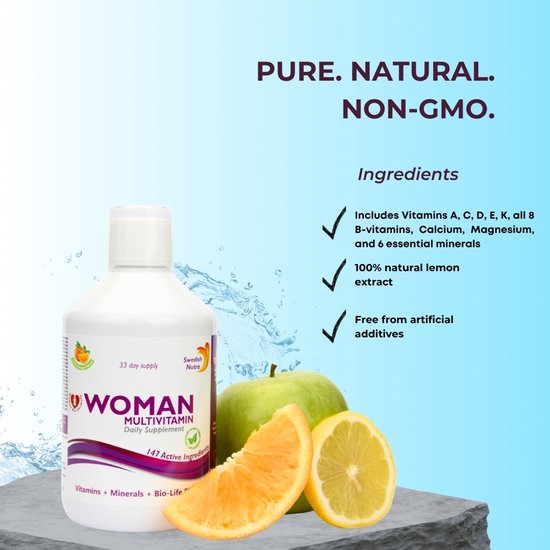 Flesje "WOMAN MULTIVITAMIN Daily Supplement" naast een groene appel, sinaasappel en citroen. Tekst "PURE. NATURAL. NON-GMO."