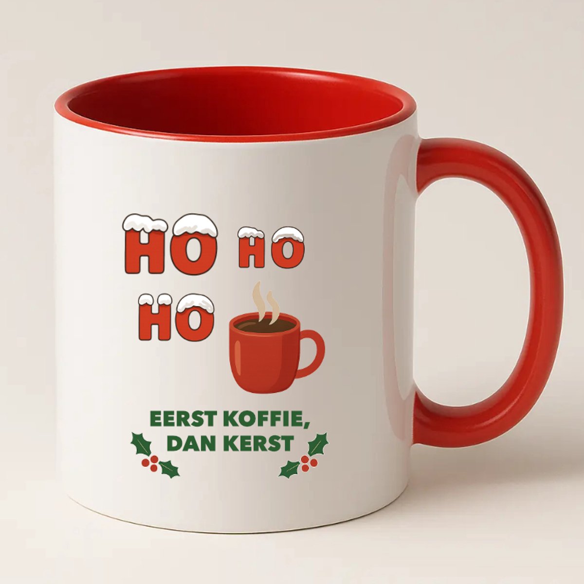Ho Ho Ho... Eerst koffie, dan Kerst - Rode Mok met tekst - Kerstmok met tekst - Kerstcadeautje