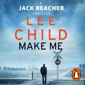 Boekhoes van 'Make Me', een Jack Reacher thriller van Lee Child. Een man staat op een spoorwegovergang bij zonsopgang.