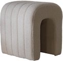 Taupe poef met verticale ribbels en U-vorm van bouclé stof.