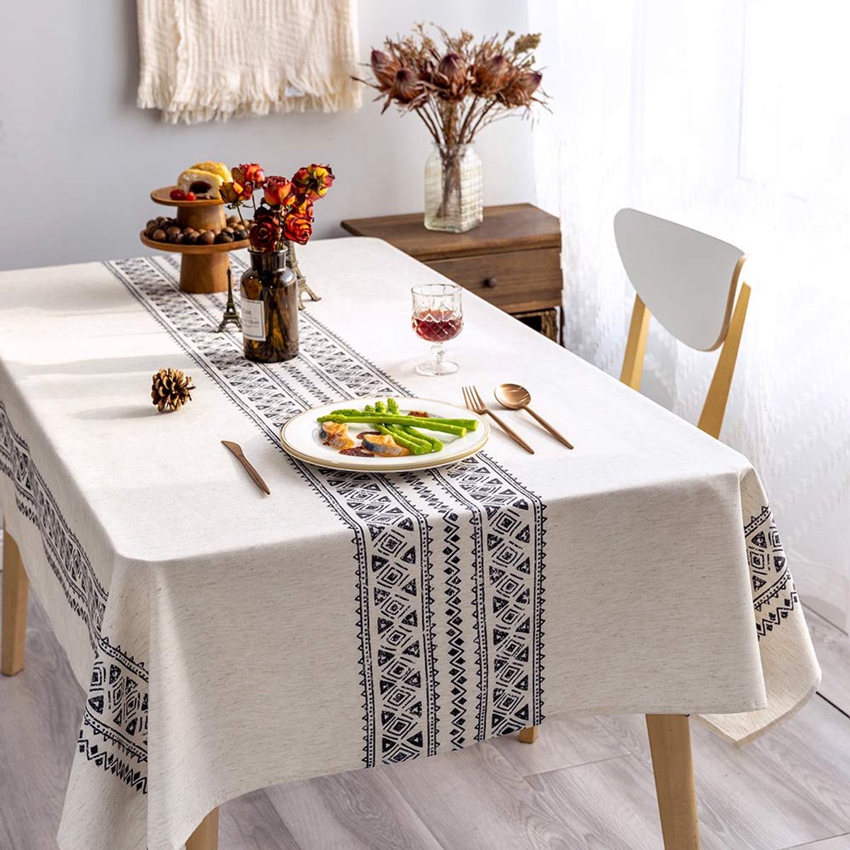 Azomor® Rustieke linnen tafelkleed met geometrisch design en bloemmotief 140x215 cm