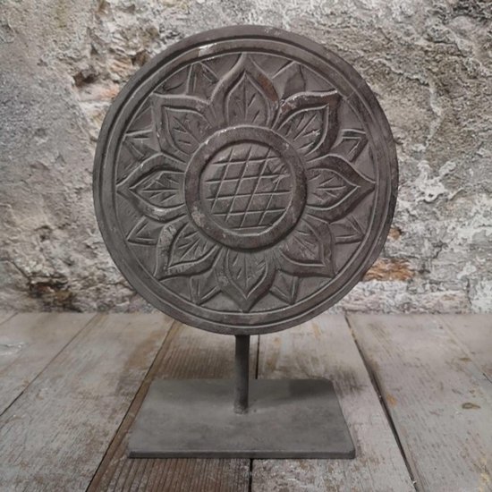 Lara sunbloom keramisch beeld