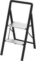Zwarte inklapbare trapladder met twee gebogen aluminium treden.
