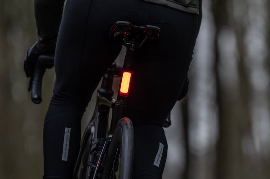 BBB Cycling StrikeDuo 2100i Combo Voorlicht & Achterlicht Set - Met Afstandsbediening - 2100 Lumen - USB Oplaadbaar - IPX4 Regenbestendig - Fietsverlichting Racefiets & Mountainbike - BLS-277i — afbeelding 4