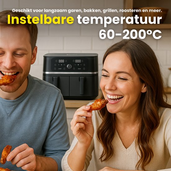 Lachend stel eet kipvleugels, met de dubbele heteluchtfriteuse op de achtergrond.