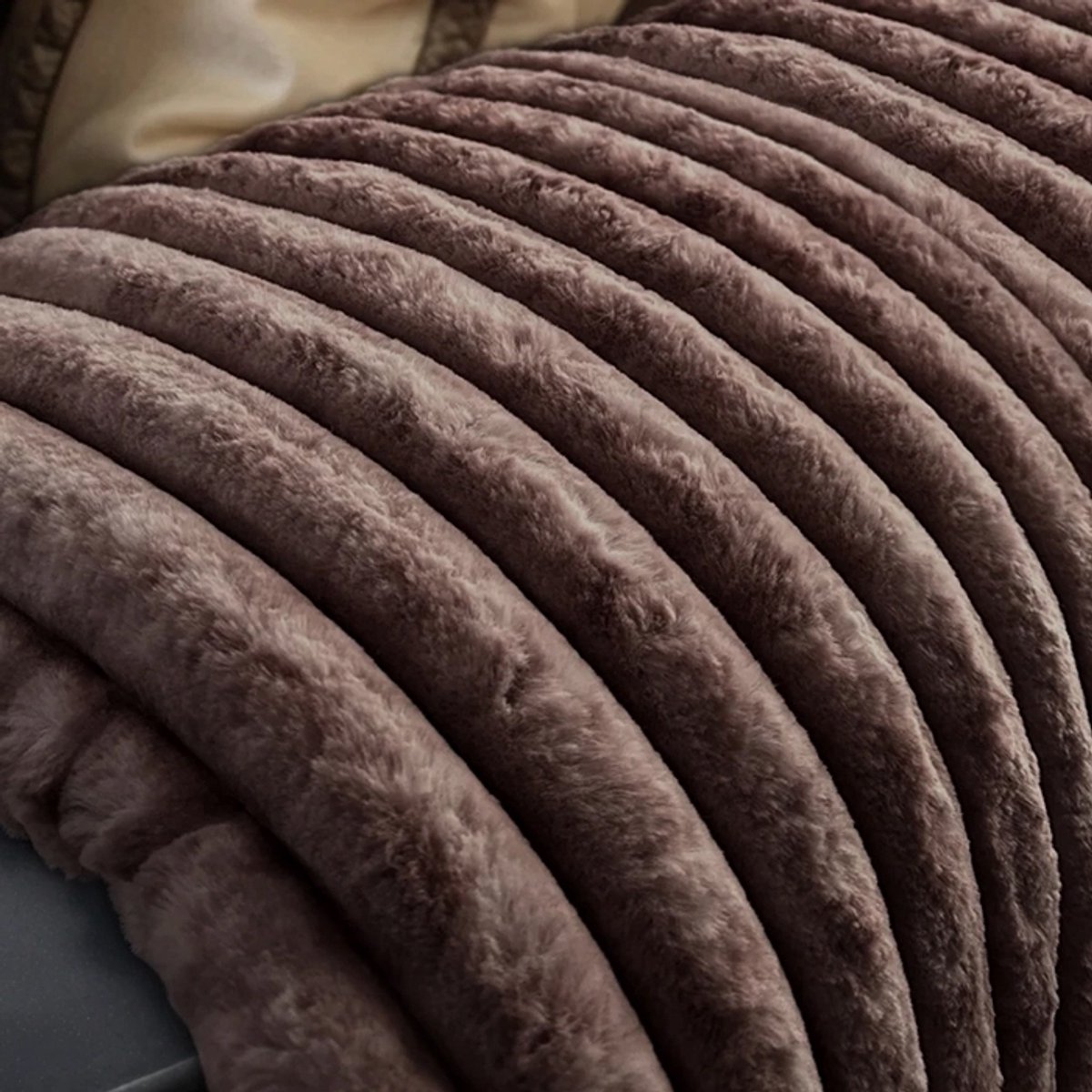 Rib Luxury Plush Plaid - Elegant Taupe (150x200 cm)