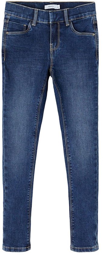 Donkerblauwe spijkerbroek voor meisjes met vijf zakken, bruin merklabel en stone washed look.