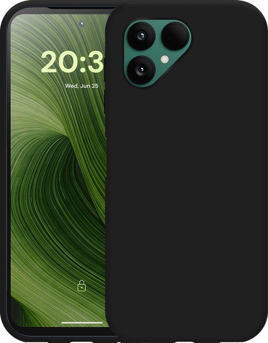 Zwarte Cazy hoes met een strak design, passend om een Fairphone 6 met groen camera-eiland.