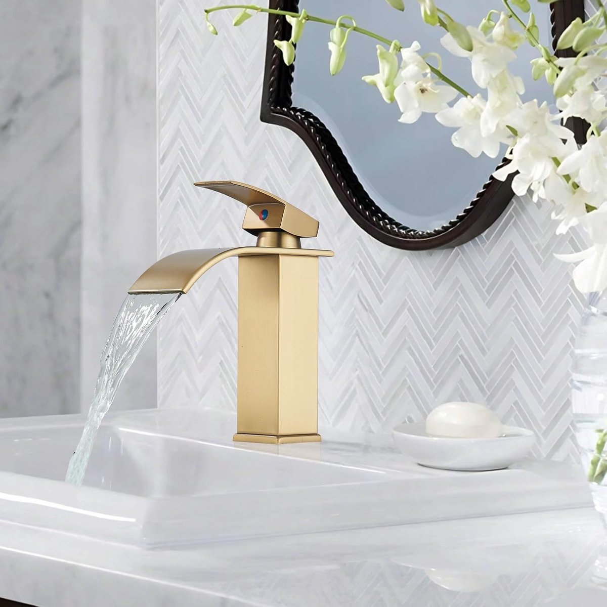 Kraan badkamer met afvoergarnituur, waterval wastafelarmatuur eenhandsmengkraan wastafel, waterbesparend, energiebesparend, gebürstetes Gold