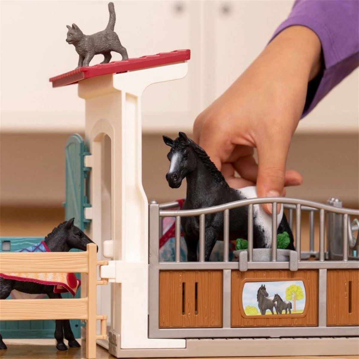 schleich HORSE CLUB - Paardenbox - met Merrie & Veulen - Afneembaar Zadel & Hoofdstel - Paarden Speelgoed - Kinderspeelgoed — afbeelding 13