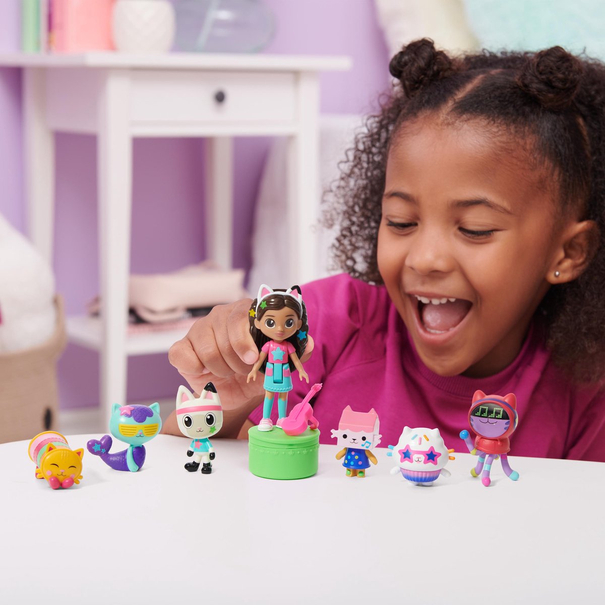 Gabby's Poppenhuis - Speelfigurenset - met Gabby, 6 katjes en 1 poppenhuispakketje — afbeelding 2