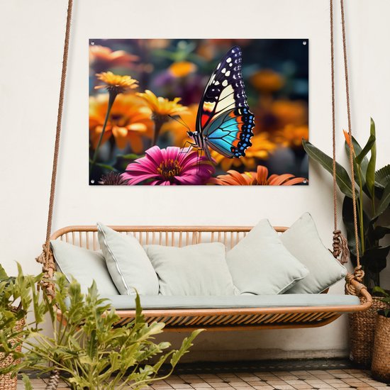 Tuinposter vlinder - Tuindecoratie - Vlinder op bloemen - 120x80 cm - Poster voor in de tuin - Buiten decoratie - Schutting tuinschilderij - Tuindoek muurdecoratie - Wanddecoratie balkondoek