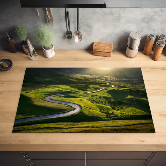 KitchenYeah® Inductie beschermer 81.6x52.7 cm - kronkelweg in groene vallei - Kookplaataccessoires - Afdekplaat voor kookplaat - Inductiebeschermer - Inductiemat - Inductieplaat mat