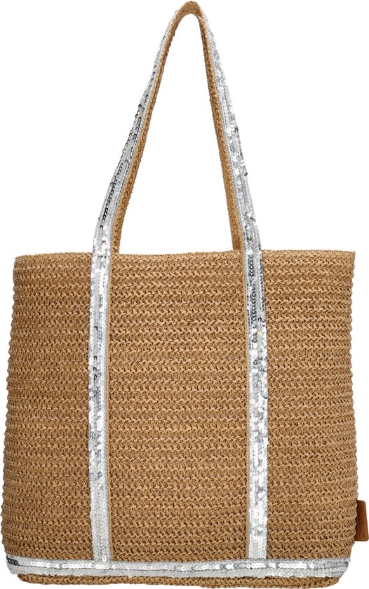 Bruine shopper van gevlochten materiaal met zilveren paillettenbanden op de hengsels en de onderrand.