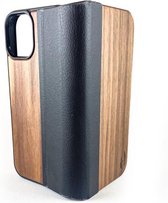 Houten design flip case, iPhone 15 – Noten met zwart leer