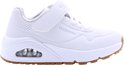Witte Skechers sneaker met klittenband, veters en gummen zool.
