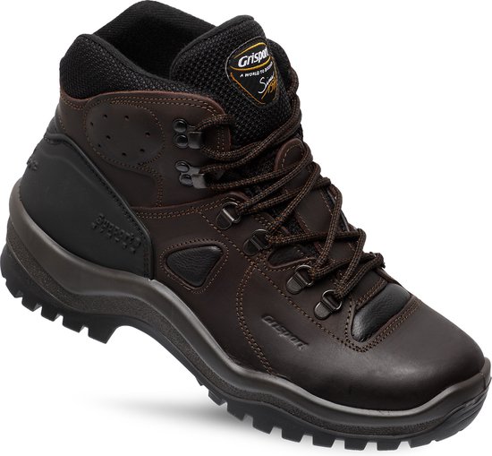 Donkerbruine leren wandelschoen met zwarte tong, veters en achterpaneel. Grisport logo op de zijkant.