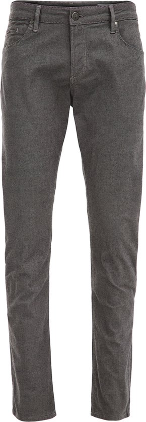 WE Fashion Domineer elke stijlarena met deze Blue Ridge 5-pocket jeans. Gemaakt van een katoenmix, met knoop- en ritssluiting en een verfijnd dessin. De smalle pijpen geven een moderne twist aan jouw look. Een essentieel stuk voor in je garderobe.