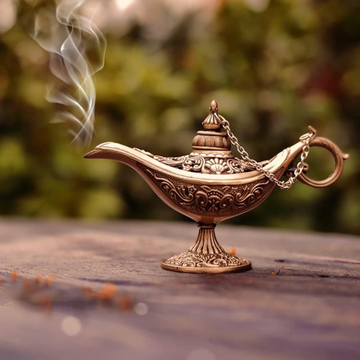 Lampe d'Aladin / encensoir en cuivre doré joliment ciselé - Objet de décoration - Idée cadeau - Oeuvre artisanale