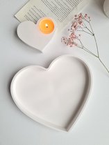 Hart schaal, grote decoratieschaal in hartvorm handgegoten van jesmonite