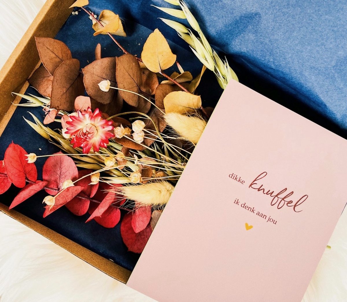 Droogbloemen cadeauset knuffel - Pasen - moederdag - brievenbuscadeautje - droogbloemen - troostcadeau - rouwverwerking - afscheid - verlies - condoleance