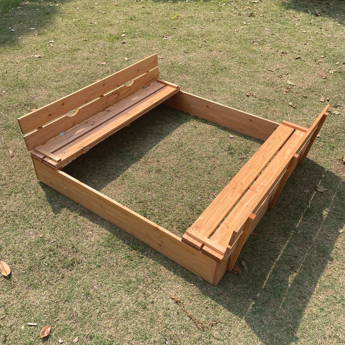 GOPLUS Bac a Sable Enfant Exterieur, Bac a Sable en Bois de Sapin avec Couvercle, 2 Bancs Pliants, et Revêtement de Fond, Charge120KG, pour Jardin Plage Arrière-Cour