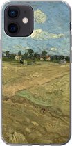 Geschikt voor iPhone 12 hoesje - Geploegde akkers - Vincent van Gogh - Siliconen Telefoonhoesje