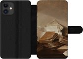 Bookcase Geschikt voor iPhone 12 Pro telefoonhoesje - Stilleven met boeken - Schilderij van Jan Davidsz. de Heem - Met vakjes - Wallet case met magneetsluiting