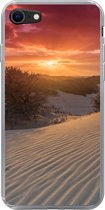 Geschikt voor iPhone SE 2020 hoesje - Zonsondergang bij het Nederlandse strand - Siliconen Telefoonhoesje