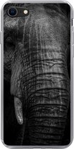 iPhone SE 2020 hoesje - Olifant op zwarte achtergrond in zwart-wit - Siliconen Telefoonhoesje