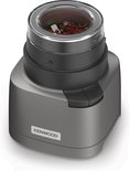 Grijze Kenwood chopper met peperkorrels in de container.