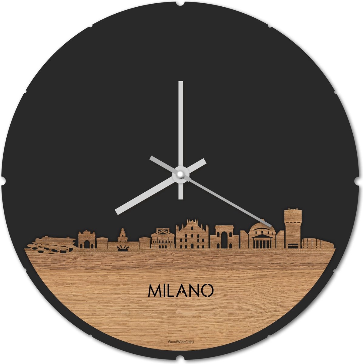 Skyline Klok Rond Milano Eikenhout - Ø 44 cm - Stil uurwerk - Wanddecoratie - Meer steden beschikbaar - Woonkamer idee - Woondecoratie - City Art - Steden kunst - Cadeau voor hem - Cadeau voor haar - Jubileum - Trouwerij - Housewarming -