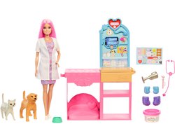 foto van Barbie Careers Snelgips Dierenkliniek - Barbiepop